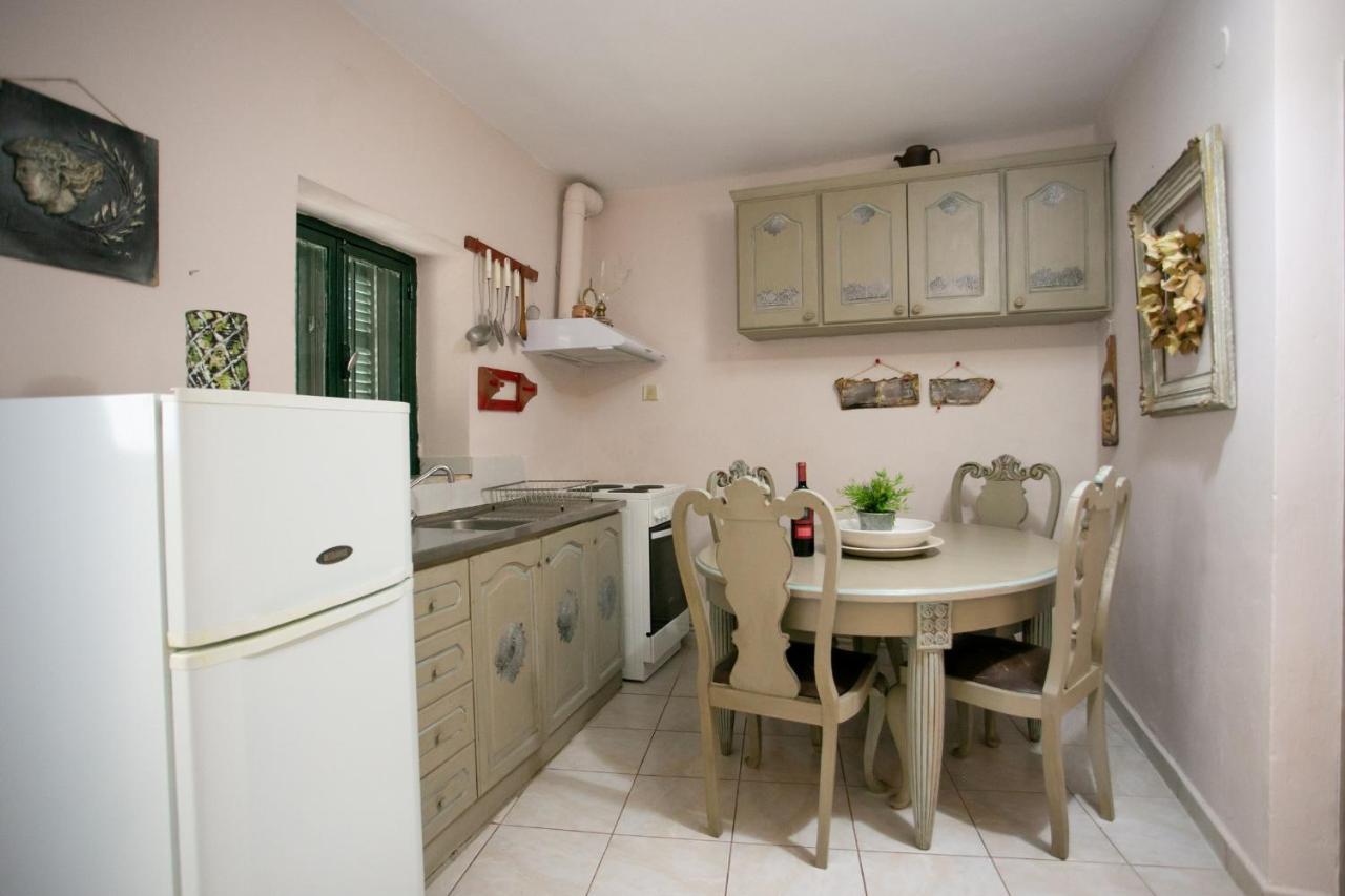 Charouda Country House Pyrgos Dirou Ngoại thất bức ảnh